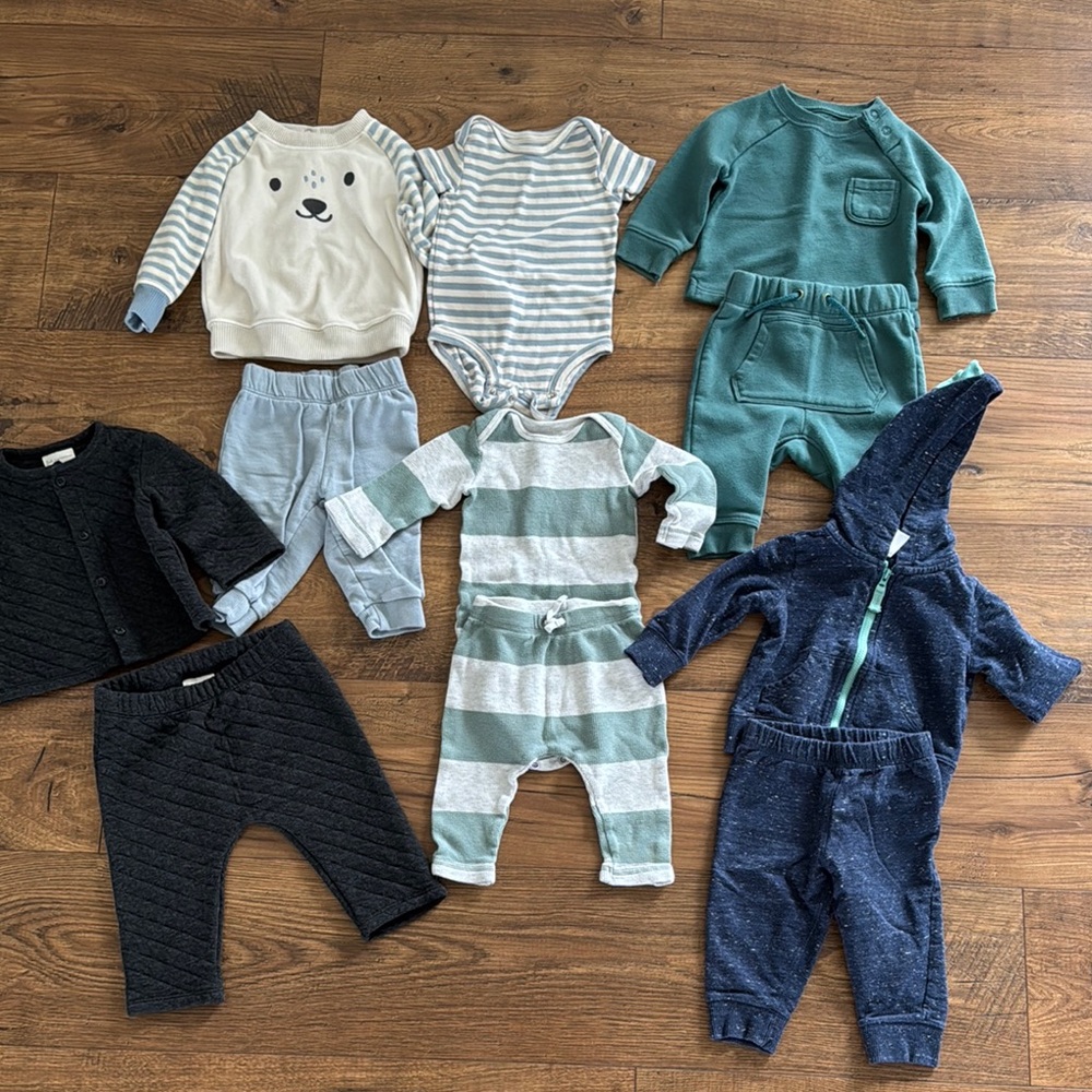Bundle of 6 month baby boy sweatshirt / long sleeve sets, Carter’s, Cat&Jack